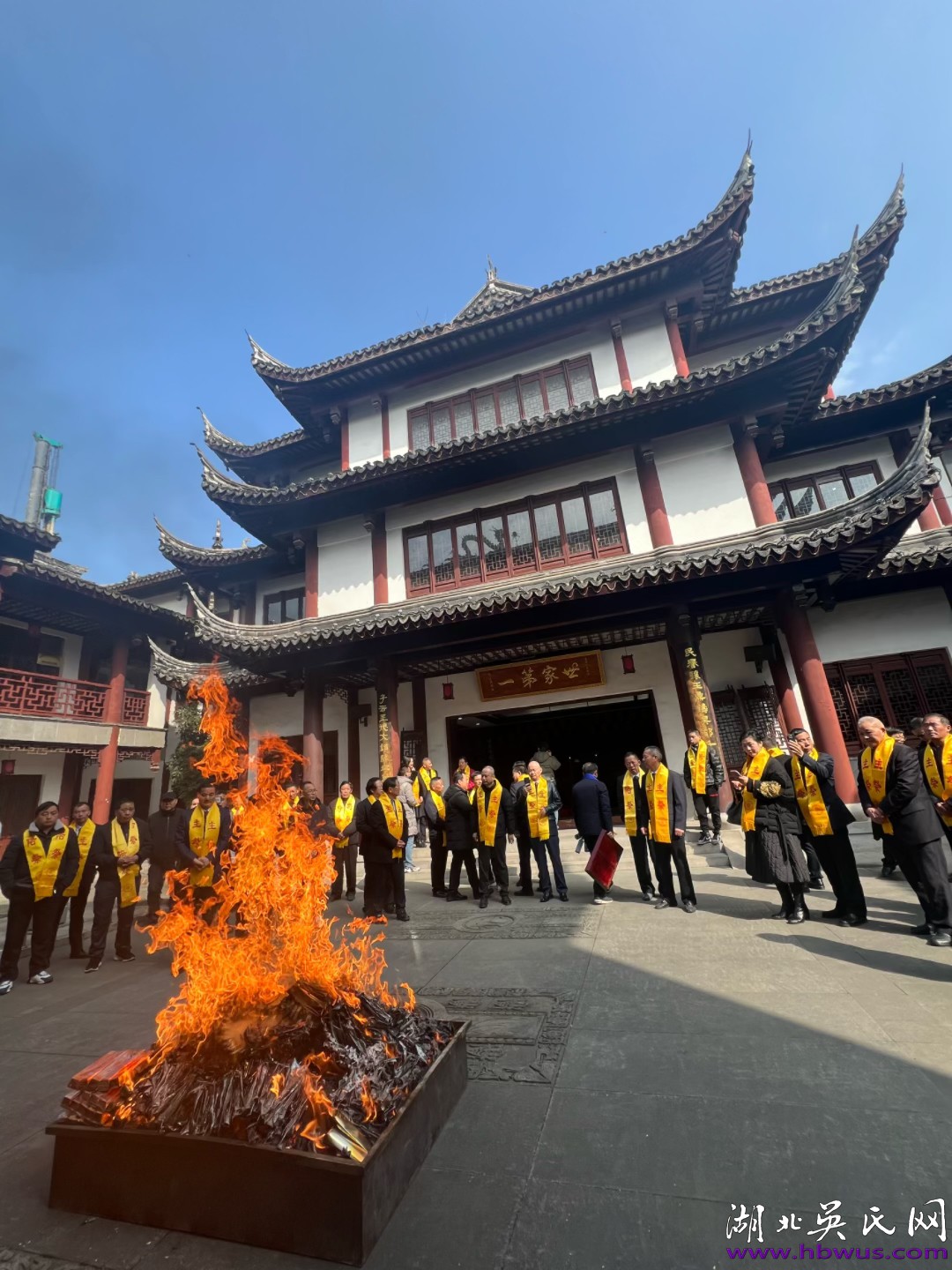 探寻吴氏祭祖仪式的神秘面纱：传统与尊崇的完美结合