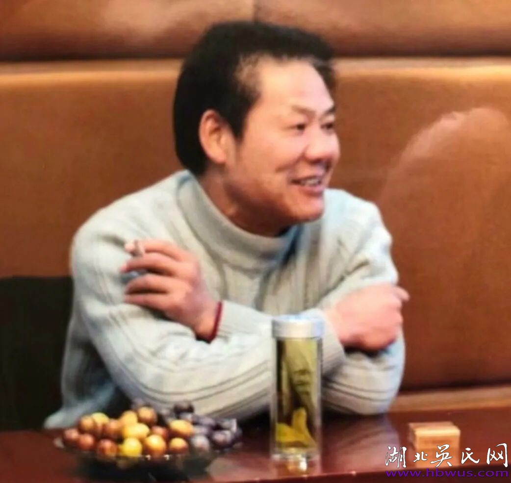 【雅人韵士】吴前进|篱菊似嫌冬色冷,花开几朵慰时人。 【雅人韵士】吴前进|篱菊似嫌冬色冷,花开几朵慰时人。